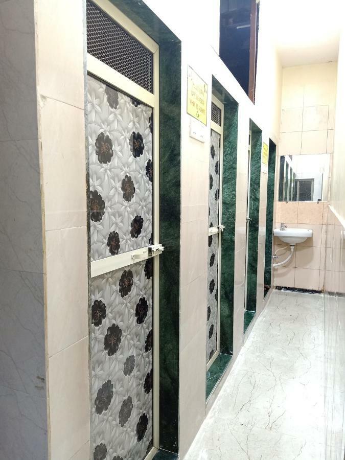 Mabrook Dormitory Mumbai Exteriör bild