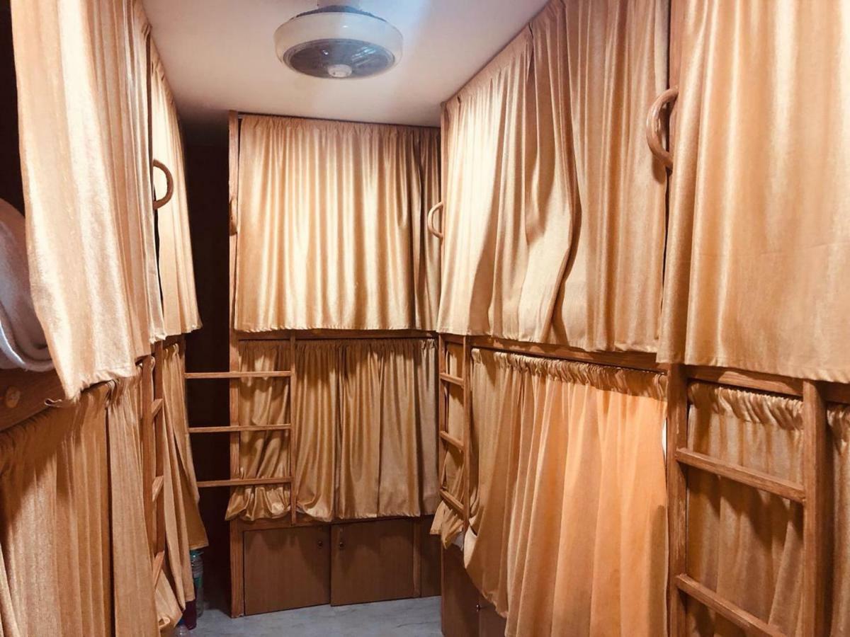 Mabrook Dormitory Mumbai Exteriör bild